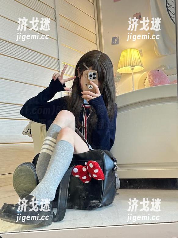 51.com：网友们的新鲜出炉、呕心沥血之作，满满都是槽点的网站！