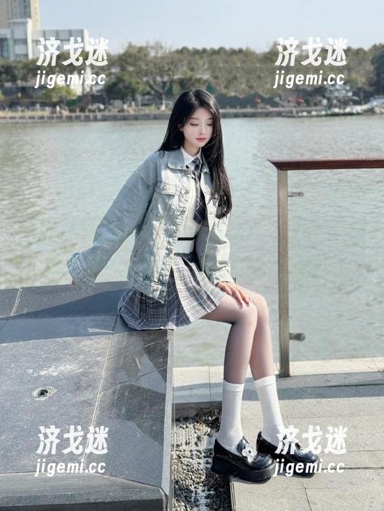 “51chigua”入口：一边吃瓜，一边遛弯，真是自在得飞起！