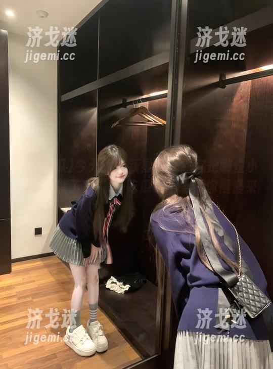今天的最新黑料：到底是哪位小鲜肉又栽了？“51吃瓜”不急，你慢慢来。