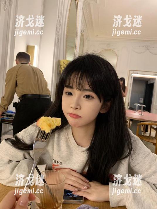51爆料网发布的八卦，才不是单纯的闲聊，里面的戏可比电视剧精彩！