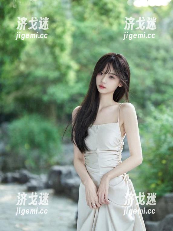 在fuli121上刷视频，结果忘了吃饭，它就这样潜入了我的心？