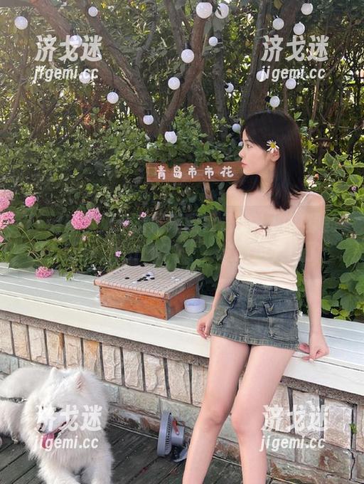 你见过清晨睡眼惺忪的人拍视频的吗？感谢“fuli121”，这画风太迷了！