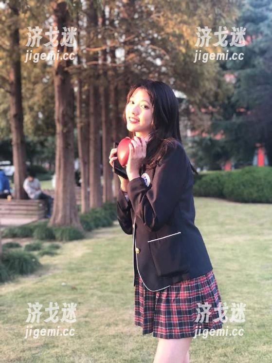 别拿你的首页视频说事，www.51带你看“飞天猪”的神奇表演，太魔幻了！