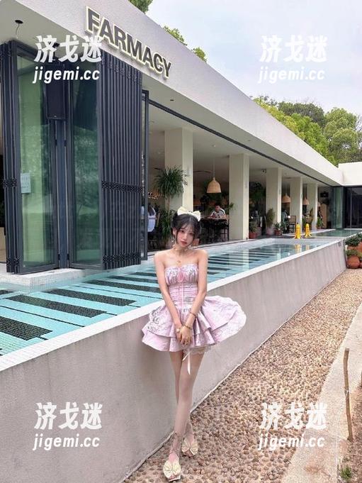 在zztt10.ccm的视频中翻找黑料，发现了不为人知的幽默时刻，简直上头啊！
