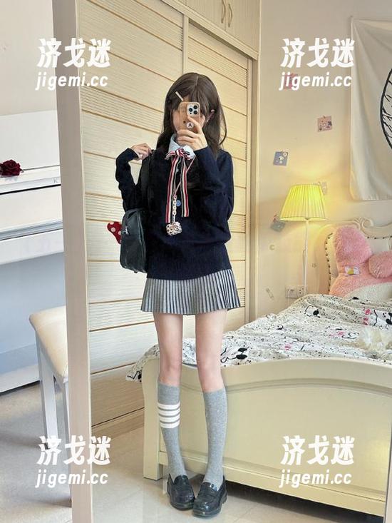 五一带你飙升每日吃瓜技能，快下载哦