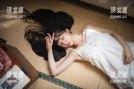 探秘“免费吃瓜”视频：那场面，一颗瓜子都不够分享的！