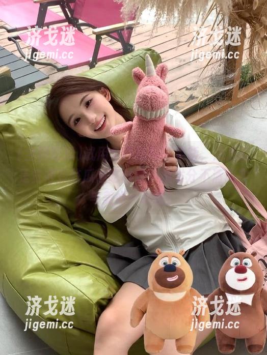 试用全网吃瓜苹果版，总之就是觉得有些瓜越吃越香，越发分不清现实与美好…嘿嘿！