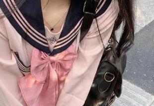 吃瓜专区网站：一边吃瓜，一边怀疑人生的乐趣。