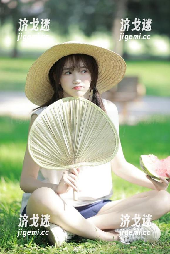吃瓜导航的视频都在逆天操作？小心不小心被种草了！