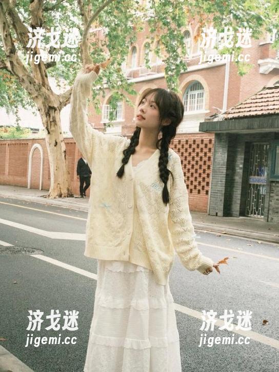 瓜友们，今天在“吃瓜网”，永不迷路，热门话题带你飞！