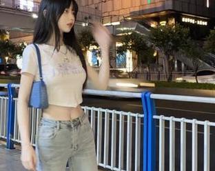 吃瓜网app的安装包比我还占空间，官网真有必要这么大吗？
