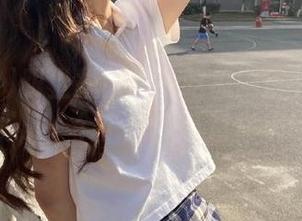 跟上排队吧！吃瓜网首页今日特别企划，一个个大瓜等着你来咀嚼！