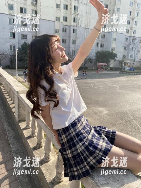 跟上排队吧！吃瓜网首页今日特别企划，一个个大瓜等着你来咀嚼！