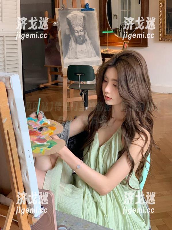 传送门里的秘密，吃瓜网站让你分不清真假。
