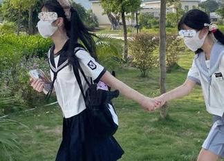 “带你吃瓜”在发热，大家快来观看一下潮流背后的心机！
