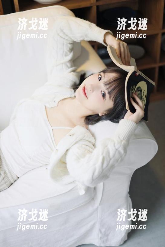 在“明星黑料”分享那些年我追过的八卦，风云变幻，像玩老鹰抓小鸡一样刺激。