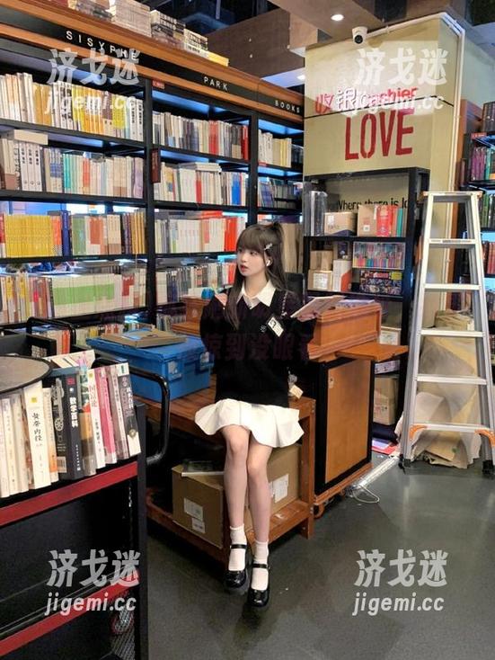 疯狂刷新明星黑料地址，结果被惊到没眼看