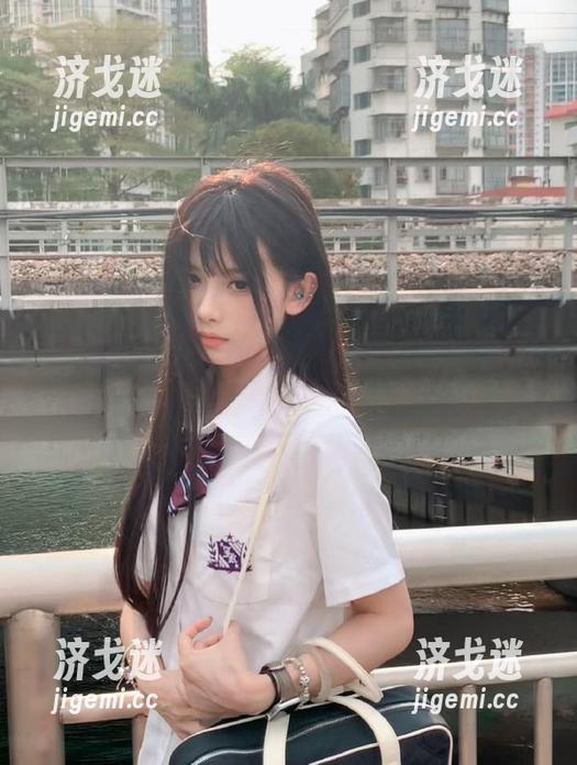 这瓜吃起来有点耸，下载网曝黑料囤货吧！