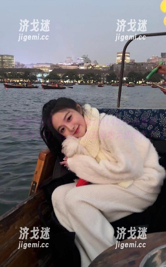 视频后的zztt45.ccm黑料不打烊入口，自从进来就再也无法离开了…