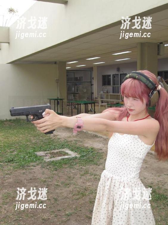 安卓设备上，黑料不打烊的广告自动跳，说明我真的是无路可退了。