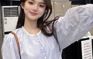 黑料吃瓜网app：在线追踪八卦，边嘴巴忙着吃瓜，边脑海里飘过震惊脸！