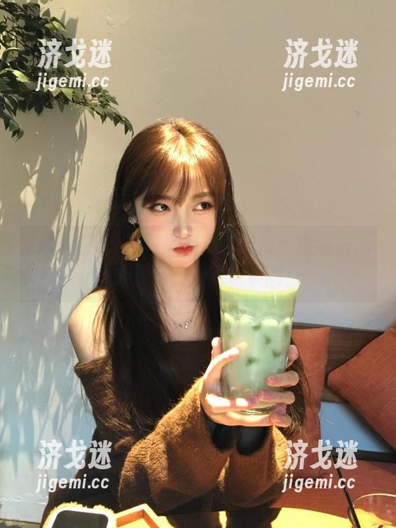 黑料在线吃瓜：变装成八卦线路，别太认真啊
