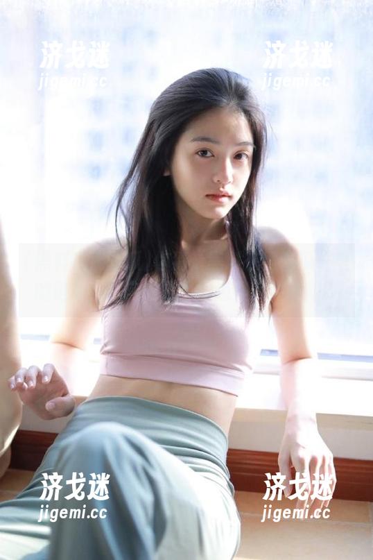 你猜“黑料在线吃瓜”里的链接，指向的是丑闻还是花边新闻？