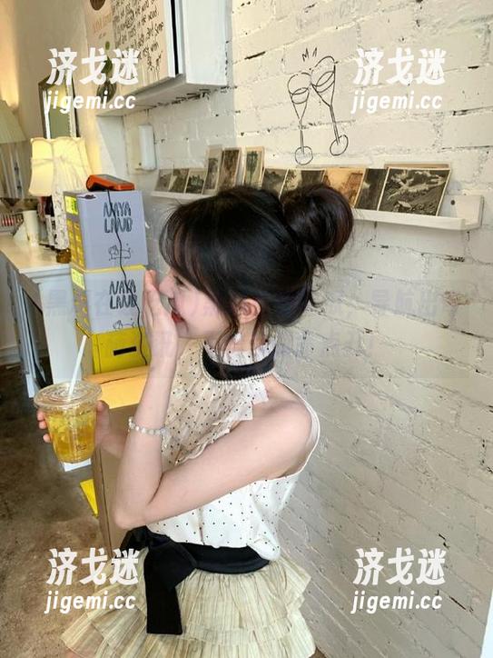 黑料在线吃瓜，导航出奇葩资讯，不信你拼命点开！