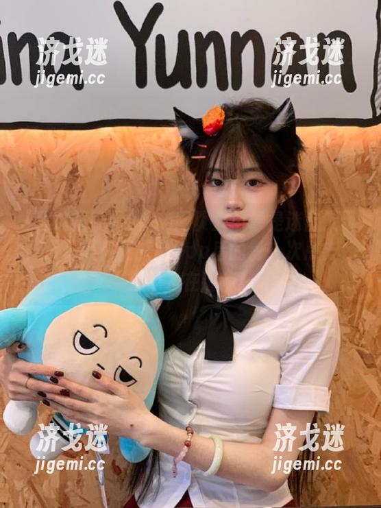 隐秘网页入口像是迷宫入口，点开黑料正能量app后的每一次点击，都像是在过瘾！