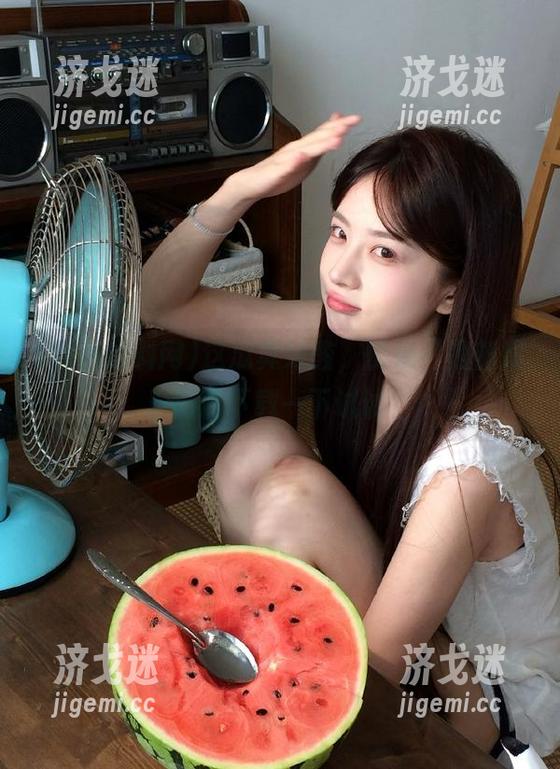 这瓜真好酸，快来“黑料爆料网”下载一下试试？