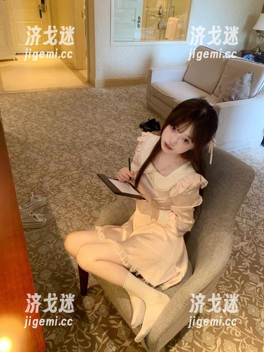 911黑料网的网站好比一个巨大的八卦池，随便一头扎下去，就能让你懵！