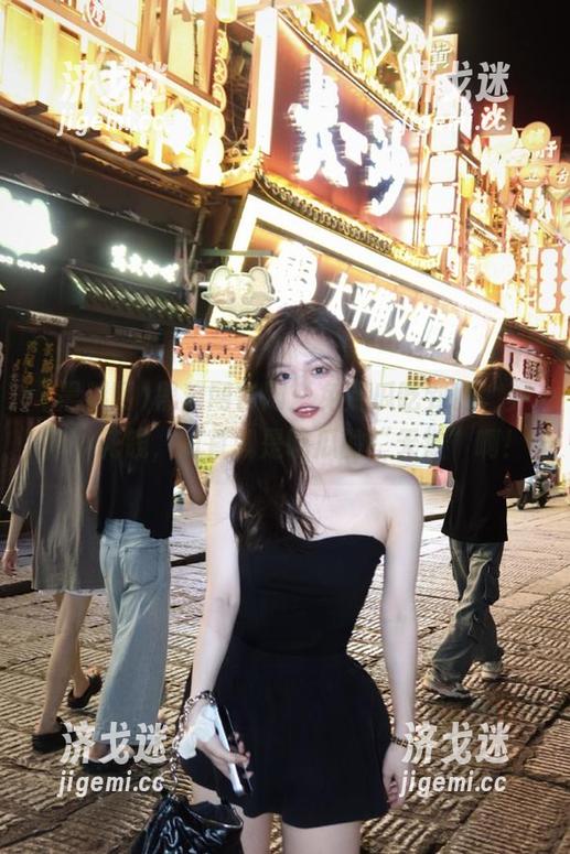 黑料网官网：免费瓜吃到饱，养神不花钱，简直就是吃瓜的“天堂”啊！