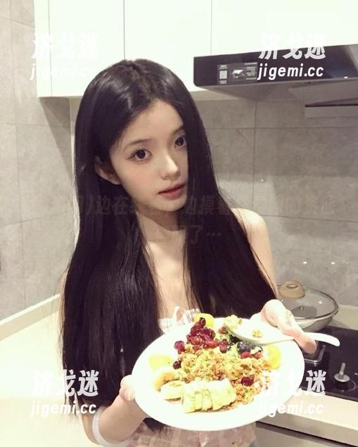 边在线看，边摸着黑料网的资源，傻眼了…