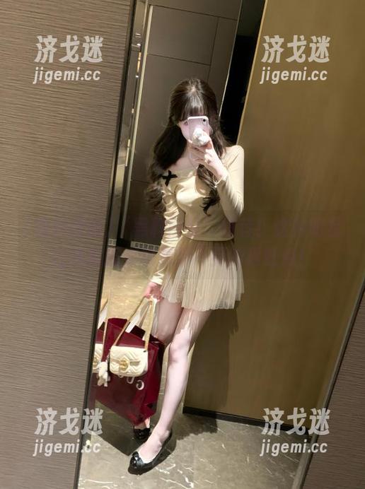“黑料网站”推荐！这种明星在线直播你绝对想不到的呕吐点！