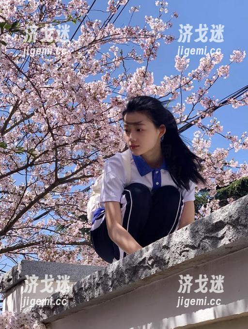 最新黑料视频网，一键获取剧透，不打牌也能撩妹！